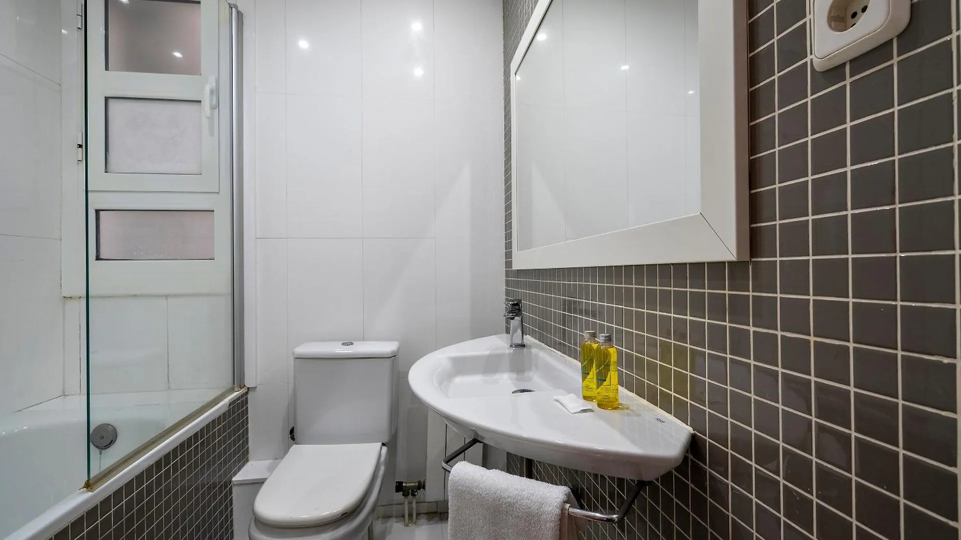 Habitat Apartments Art Barcelona